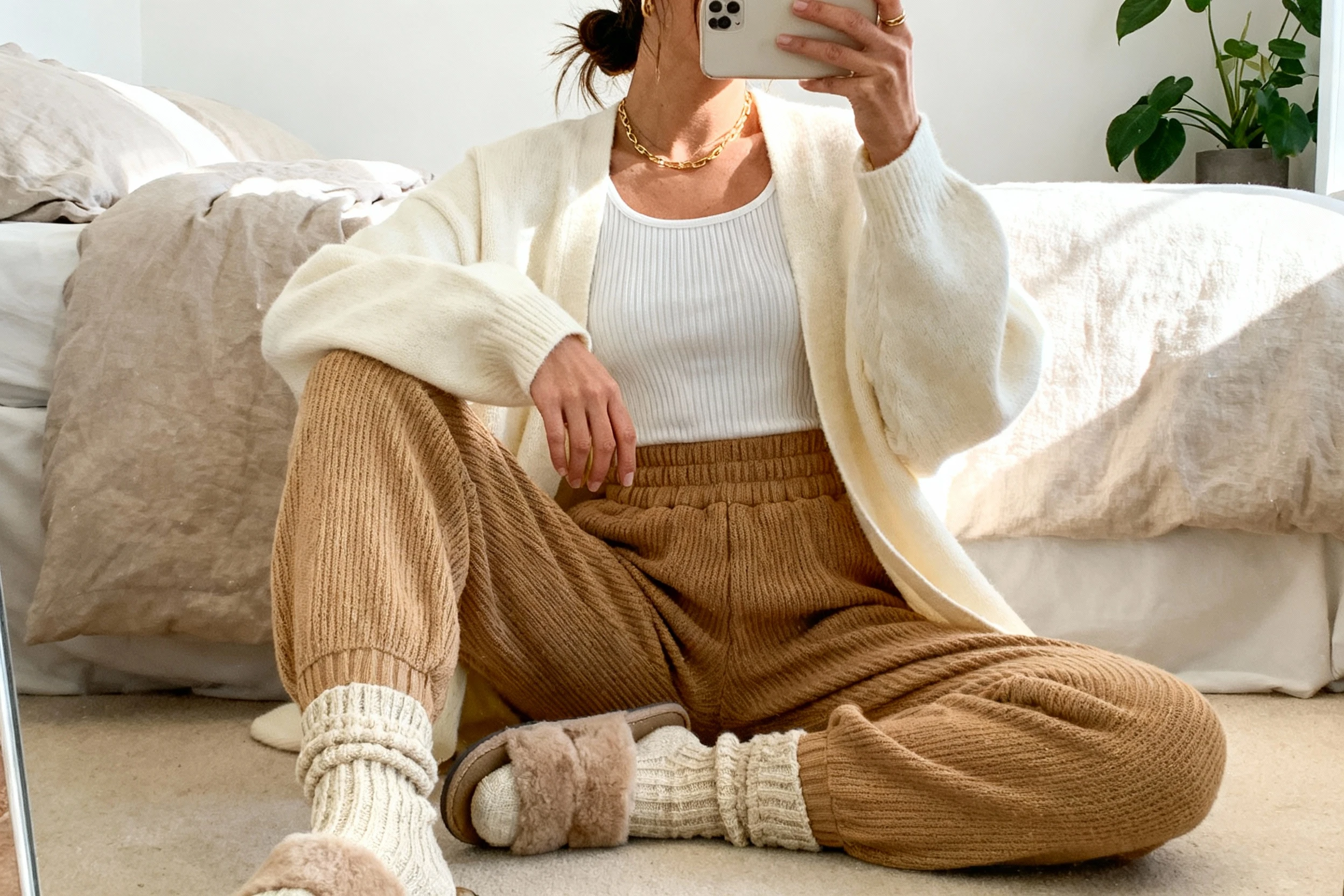7 Go-to Outfits for Cozy Days in That Feel Like a Warm Hug